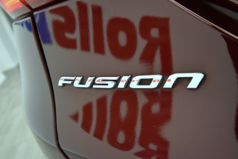 2017 Ford Fusion Platinum AWD 4dr Sedan, Burgundy, Mileage: 21,102 - photo 40