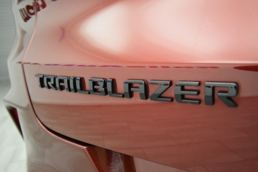 2022 Chevrolet TrailBlazer RS 4dr SUV, Burgundy, Mileage: 23,832 - photo 41