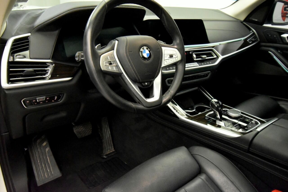 2021 BMW X7 xDrive40i AWD 4dr Sports Activity Vehicle, White, Mileage: 38,575 - photo 11