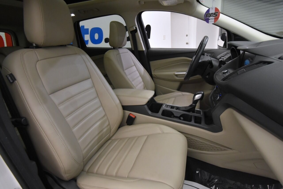 2019 Ford Escape SEL 4dr SUV, White, Mileage: 64,662 - photo 16