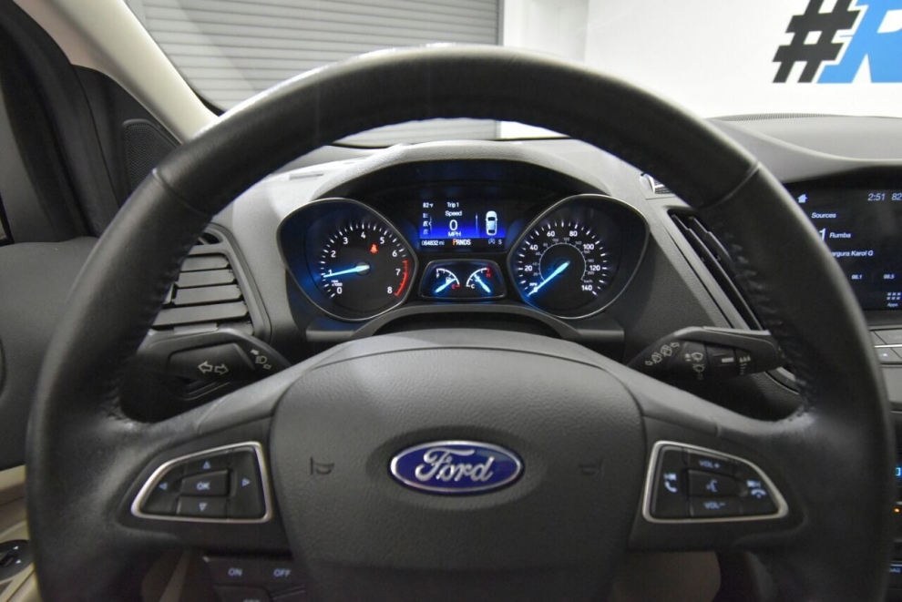 2019 Ford Escape SEL 4dr SUV, White, Mileage: 64,662 - photo 26