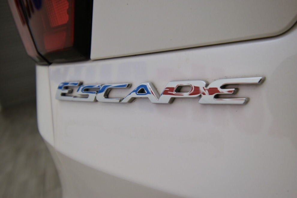 2019 Ford Escape SEL 4dr SUV, White, Mileage: 64,662 - photo 38