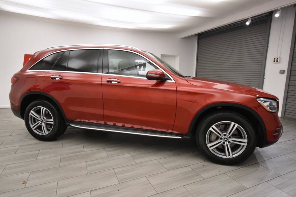 2021 Mercedes-Benz GLC GLC 300 4MATIC AWD 4dr SUV, Red, Mileage: 22,718 - photo 5