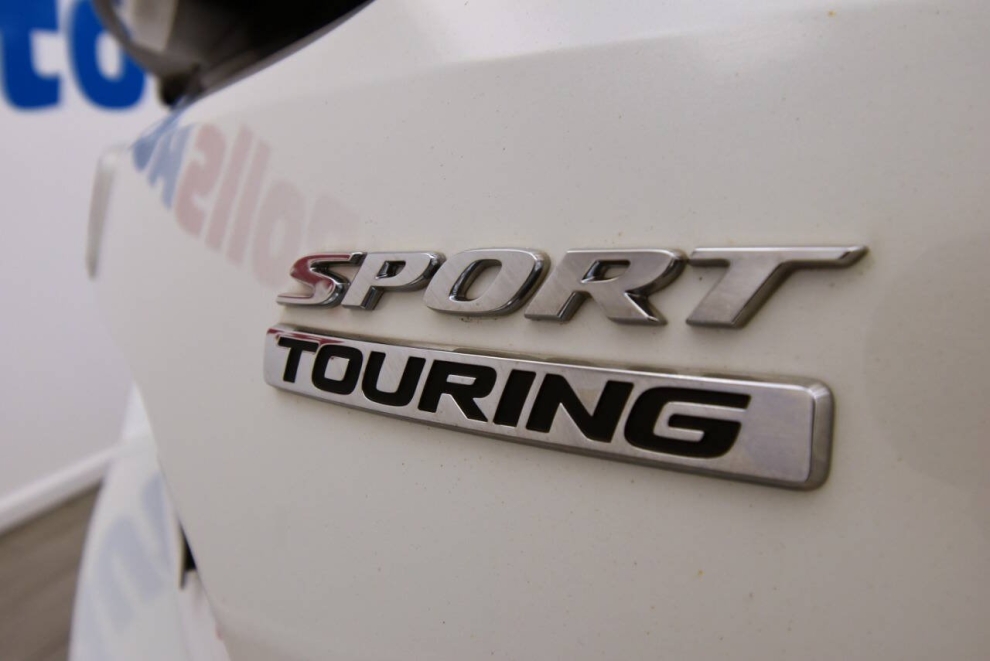 2021 Honda Civic Sport Touring 4dr Hatchback CVT, White, Mileage: 62,219 - photo 42