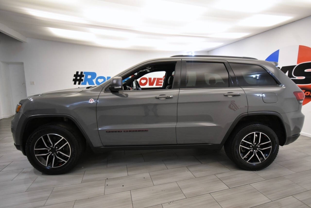 2021 Jeep Grand Cherokee Trailhawk 4x4 4dr SUV, Gray, Mileage: 74,900 - photo 1