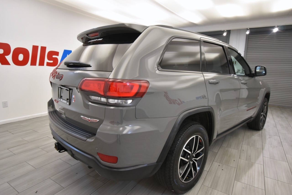 2021 Jeep Grand Cherokee Trailhawk 4x4 4dr SUV, Gray, Mileage: 74,900 - photo 4