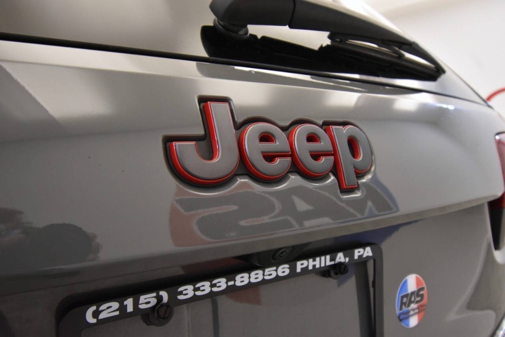 2021 Jeep Grand Cherokee Trailhawk 4x4 4dr SUV, Gray, Mileage: 74,900 - photo 49