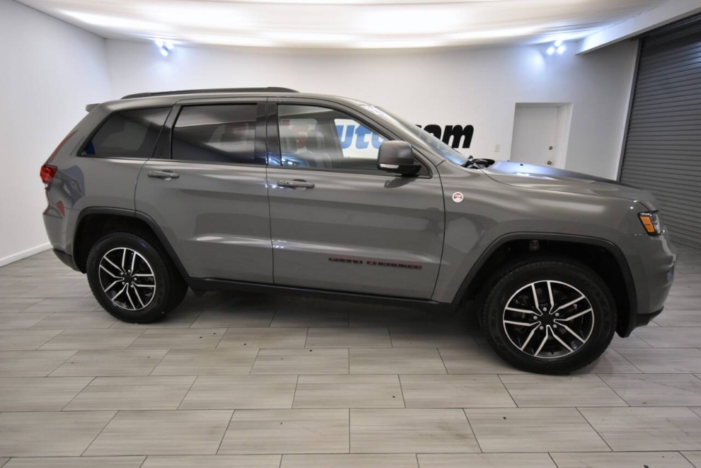 2021 Jeep Grand Cherokee Trailhawk 4x4 4dr SUV, Gray, Mileage: 74,900 - photo 5