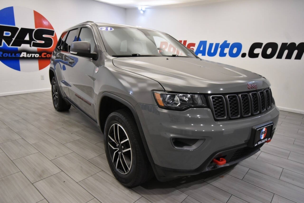 2021 Jeep Grand Cherokee Trailhawk 4x4 4dr SUV, Gray, Mileage: 74,900 - photo 6