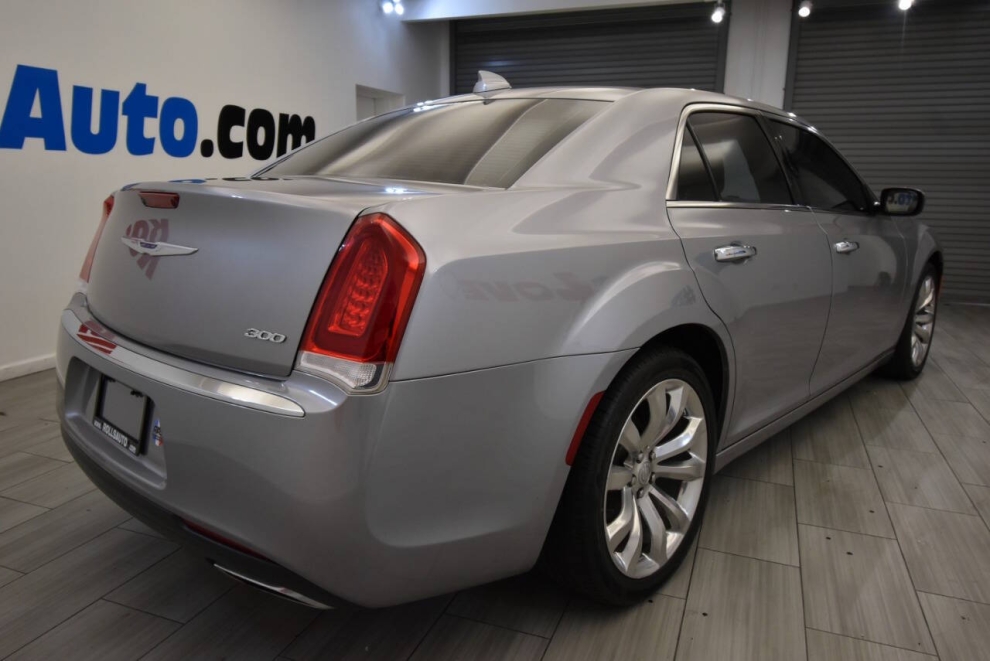 2018 Chrysler 300 Limited 4dr Sedan, Gray, Mileage: 98,881 - photo 4