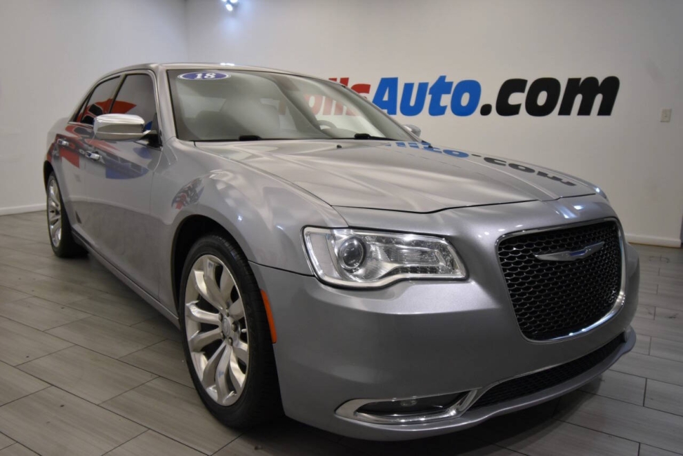 2018 Chrysler 300 Limited 4dr Sedan, Gray, Mileage: 98,881 - photo 6