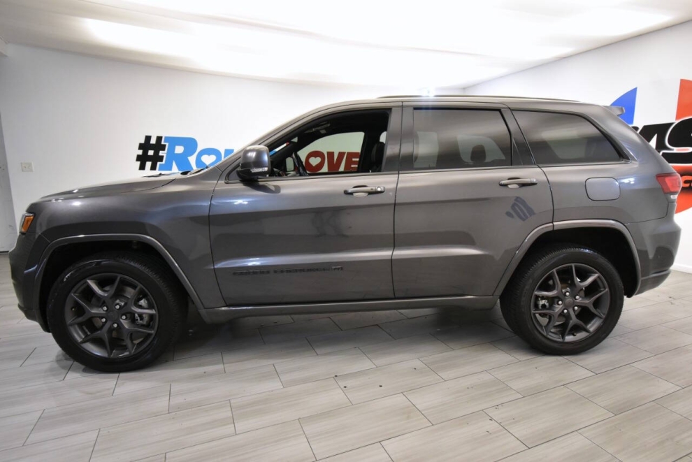 2021 Jeep Grand Cherokee 80th Anniversary Edition 4x4 4dr SUV, Gray, Mileage: 71,161 - photo 1