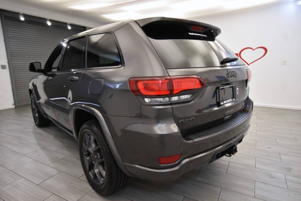 2021 Jeep Grand Cherokee 80th Anniversary Edition 4x4 4dr SUV, Gray, Mileage: 71,161 - photo 2