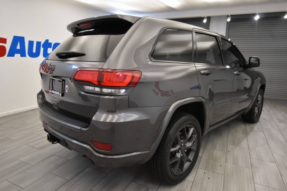 2021 Jeep Grand Cherokee 80th Anniversary Edition 4x4 4dr SUV, Gray, Mileage: 71,161 - photo 4