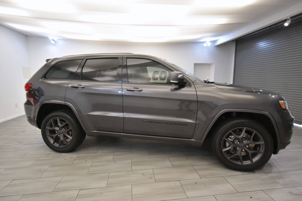 2021 Jeep Grand Cherokee 80th Anniversary Edition 4x4 4dr SUV, Gray, Mileage: 71,161 - photo 5