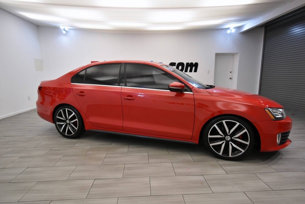 2013 Volkswagen Jetta GLI Autobahn PZEV 4dr Sedan 6A w/ Navigation, Red, Mileage: 132,798 - photo 5