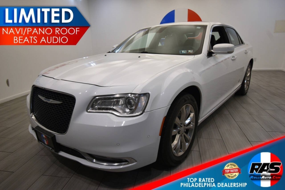 2015 Chrysler 300 Limited AWD 4dr Sedan, White, Mileage: 109,152 