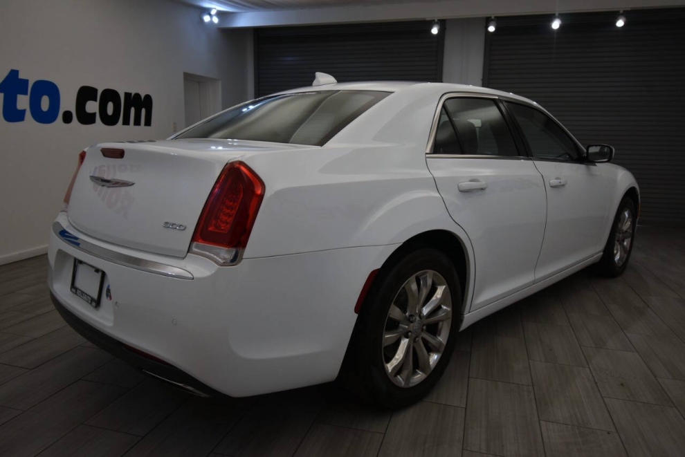 2015 Chrysler 300 Limited AWD 4dr Sedan, White, Mileage: 109,152 - photo 4