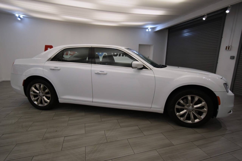 2015 Chrysler 300 Limited AWD 4dr Sedan, White, Mileage: 109,152 - photo 5