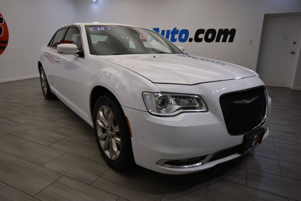 2015 Chrysler 300 Limited AWD 4dr Sedan, White, Mileage: 109,152 - photo 6