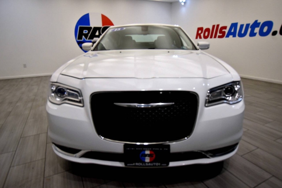 2015 Chrysler 300 Limited AWD 4dr Sedan, White, Mileage: 109,152 - photo 7