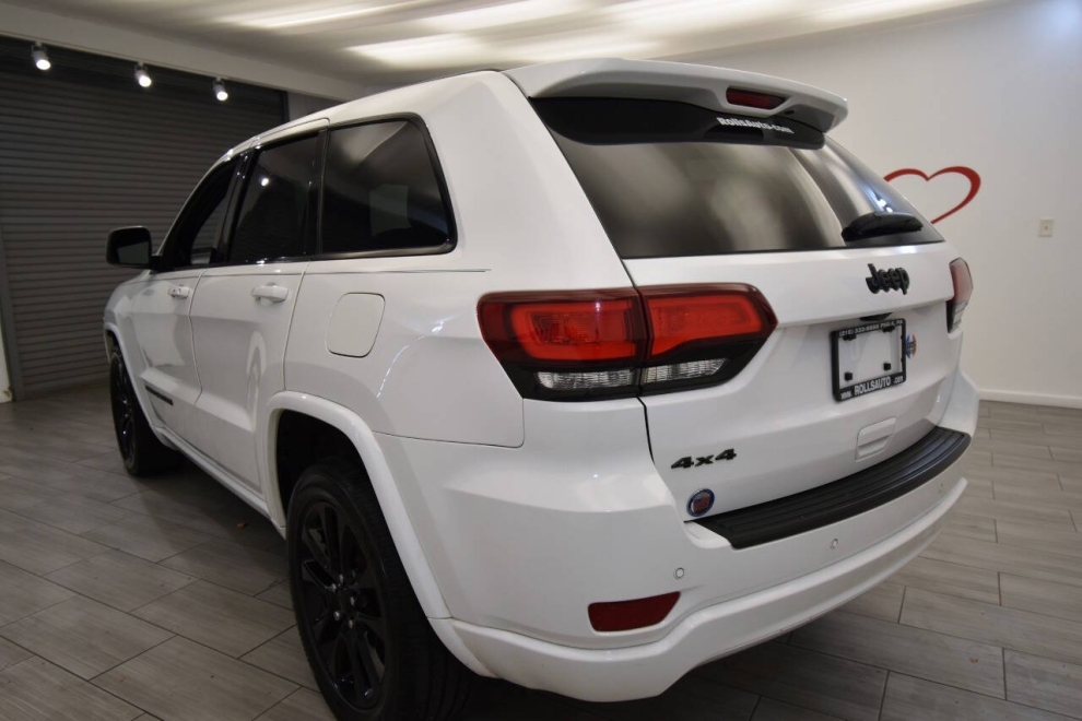 2020 Jeep Grand Cherokee Altitude 4x4 4dr SUV, White, Mileage: 96,674 - photo 2