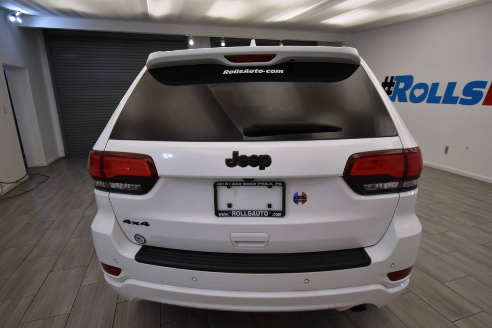 2020 Jeep Grand Cherokee Altitude 4x4 4dr SUV, White, Mileage: 96,674 - photo 3