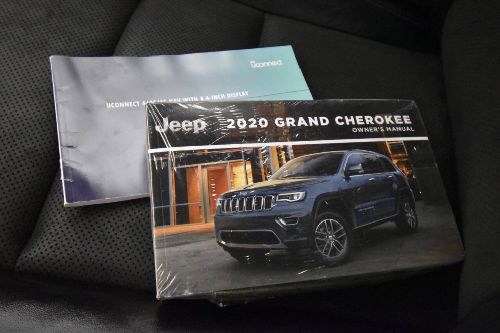 2020 Jeep Grand Cherokee Altitude 4x4 4dr SUV, White, Mileage: 96,674 - photo 30