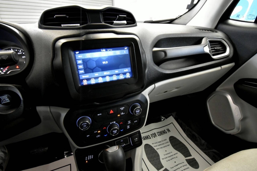 2021 Jeep Renegade Latitude 4x4 4dr SUV, Black, Mileage: 75,291 - photo 20