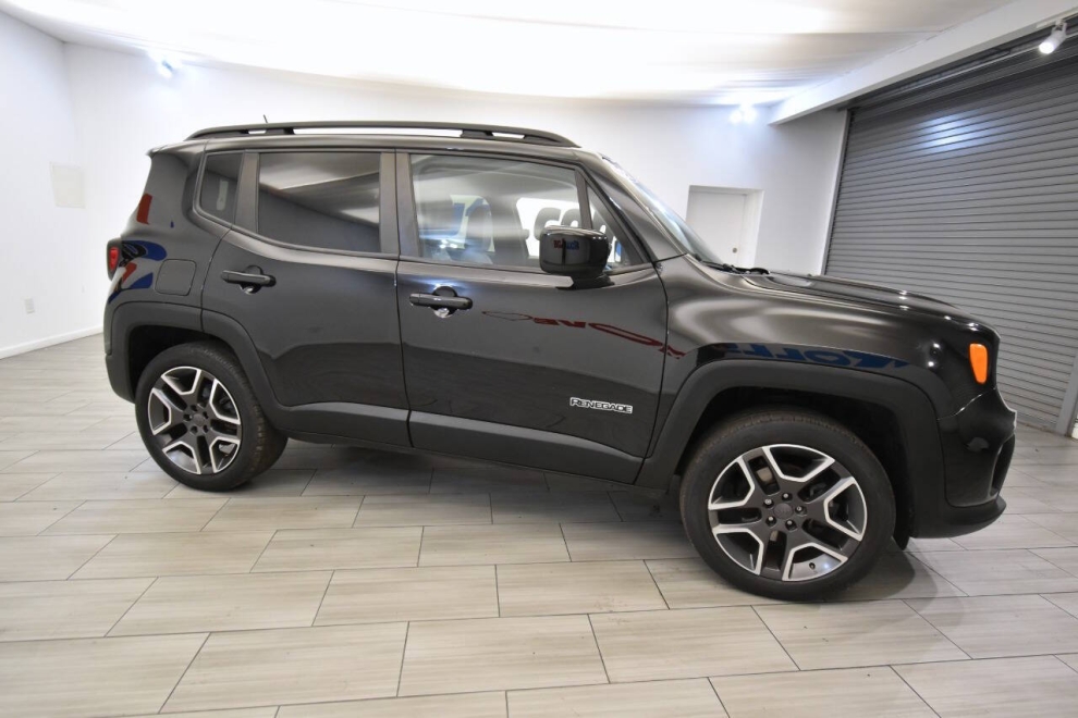 2021 Jeep Renegade Latitude 4x4 4dr SUV, Black, Mileage: 75,291 - photo 5