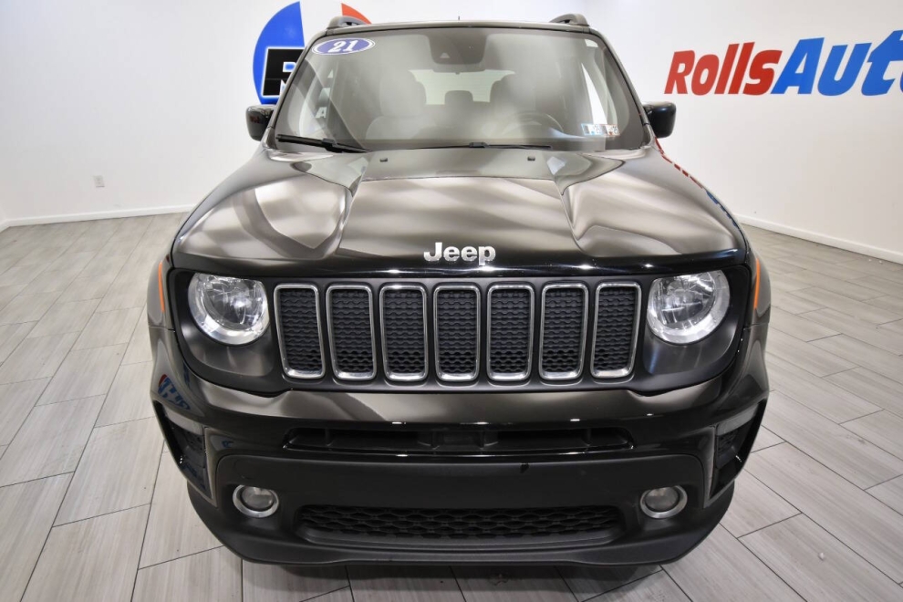 2021 Jeep Renegade Latitude 4x4 4dr SUV, Black, Mileage: 75,291 - photo 7