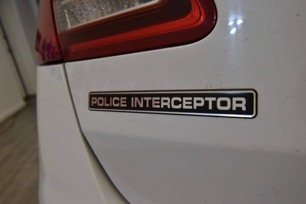 2019 Ford Taurus Police Interceptor AWD 4dr Sedan, White, Mileage: 89,220 - photo 31