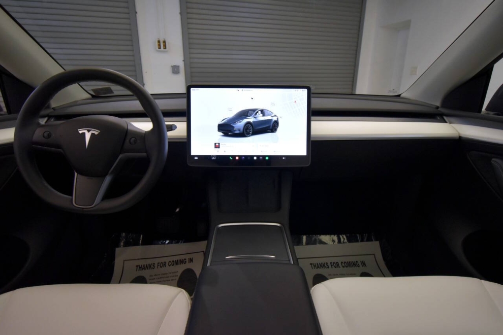 2023 Tesla Model Y Long Range AWD 4dr Crossover, Gray, Mileage: 35,115 - photo 19