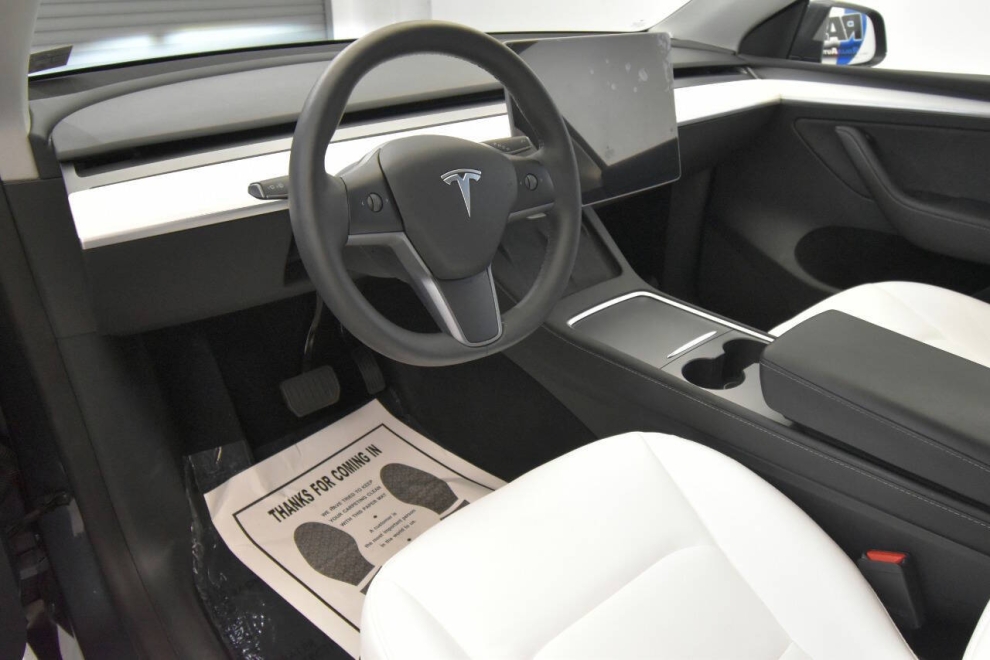 2023 Tesla Model Y Long Range AWD 4dr Crossover, Gray, Mileage: 35,115 - photo 9