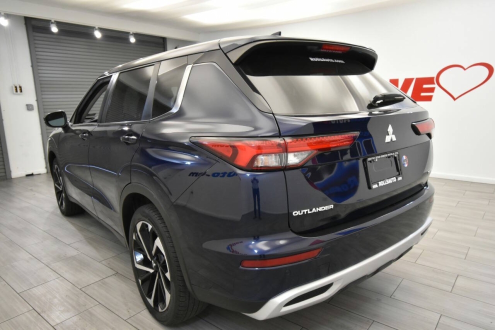 2022 Mitsubishi Outlander SE 4dr SUV, Blue, Mileage: 32,377 - photo 2