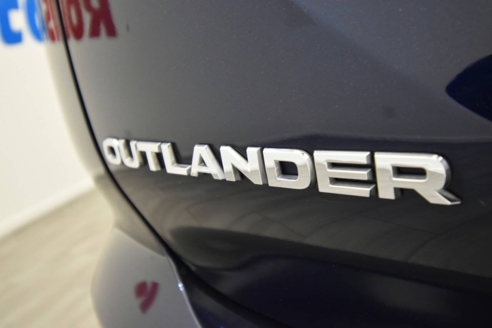 2022 Mitsubishi Outlander SE 4dr SUV, Blue, Mileage: 32,377 - photo 42