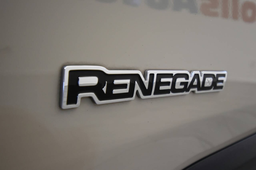 2015 Jeep Renegade Limited 4X4 4dr SUV, Tan, Mileage: 88,100 - photo 37