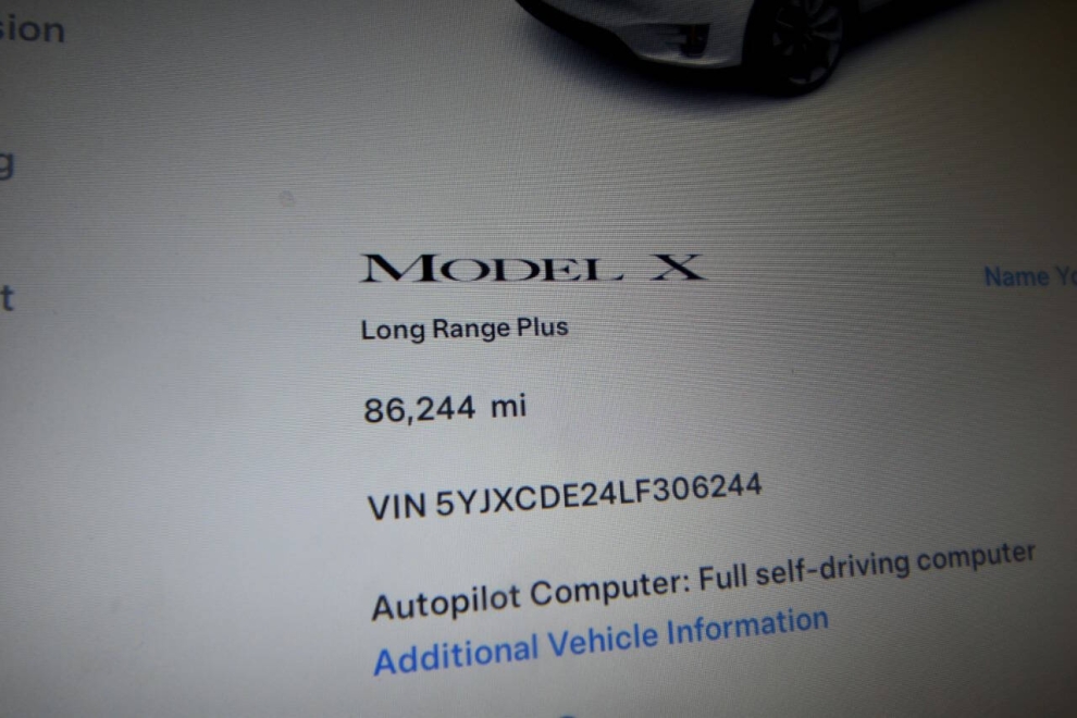 2020 Tesla Model X Long Range Plus AWD 4dr SUV, White, Mileage: 86,046 - photo 24