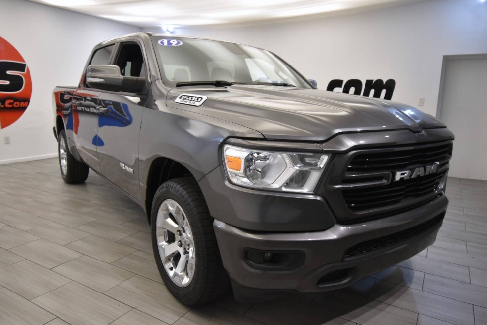 2019 RAM 1500 Big Horn 4x2 4dr Crew Cab 5.6 ft. SB Pickup, Gray, Mileage: 88,901 - photo 6