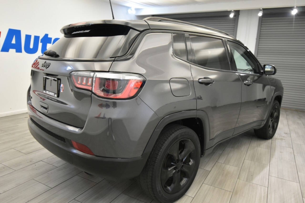 2018 Jeep Compass Altitude 4x4 4dr SUV, Gray, Mileage: 64,133 - photo 4