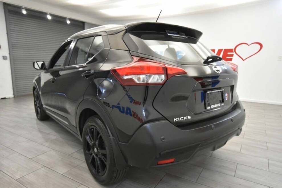 2020 Nissan Kicks SR 4dr Crossover, Black, Mileage: 76,747 - photo 2