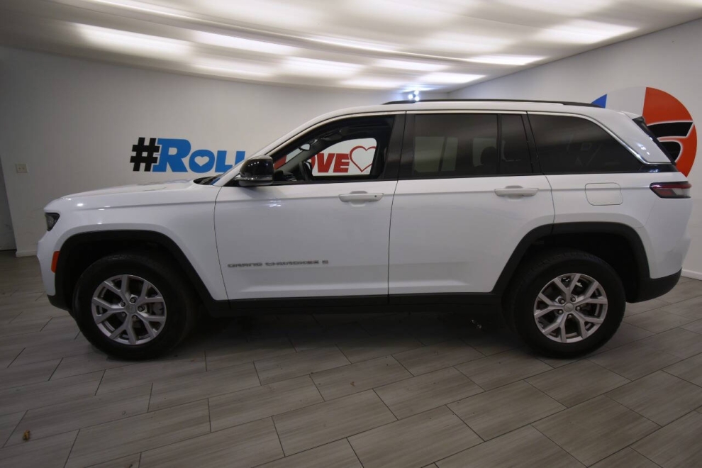 2022 Jeep Grand Cherokee Limited 4x4 4dr SUV (midyear release), White, Mileage: 62,675 - photo 1