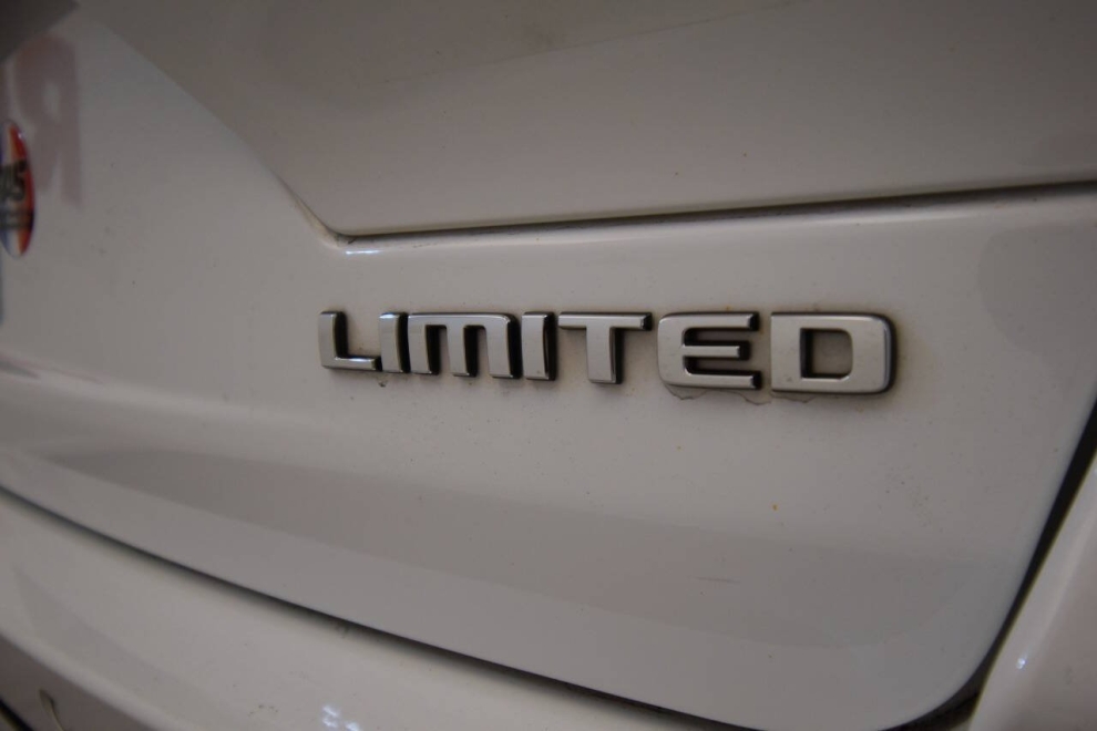 2022 Jeep Grand Cherokee Limited 4x4 4dr SUV (midyear release), White, Mileage: 62,675 - photo 42