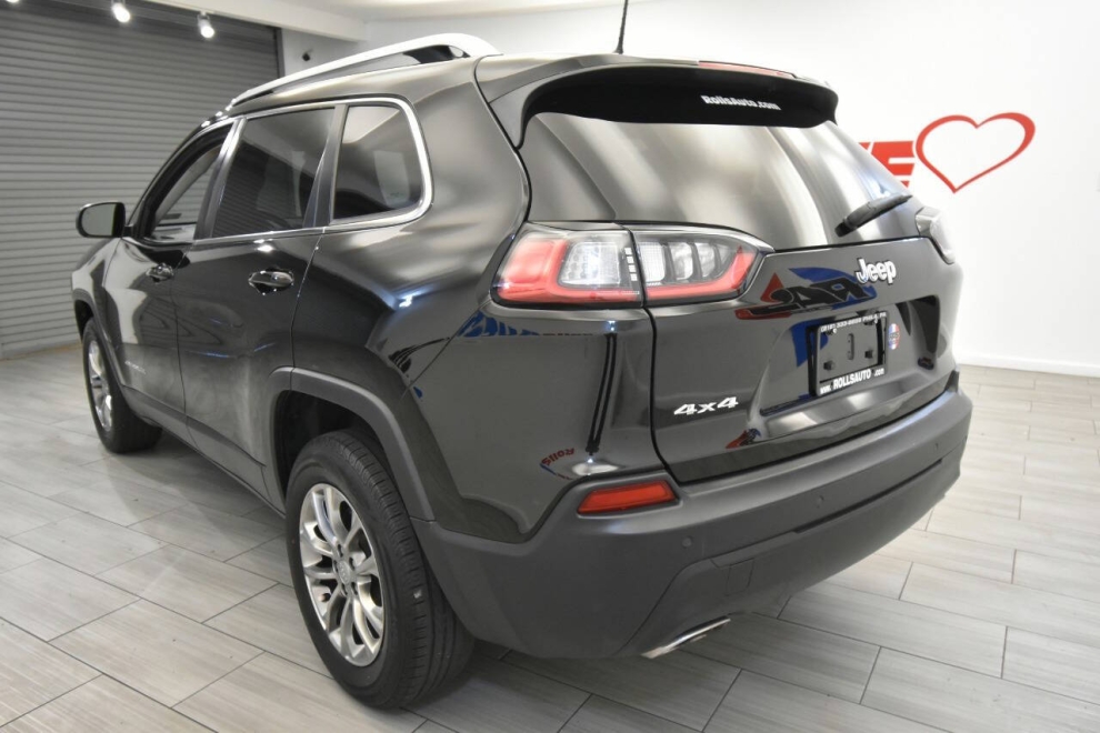 2020 Jeep Cherokee Latitude Plus 4x4 4dr SUV, Black, Mileage: 96,980 - photo 2