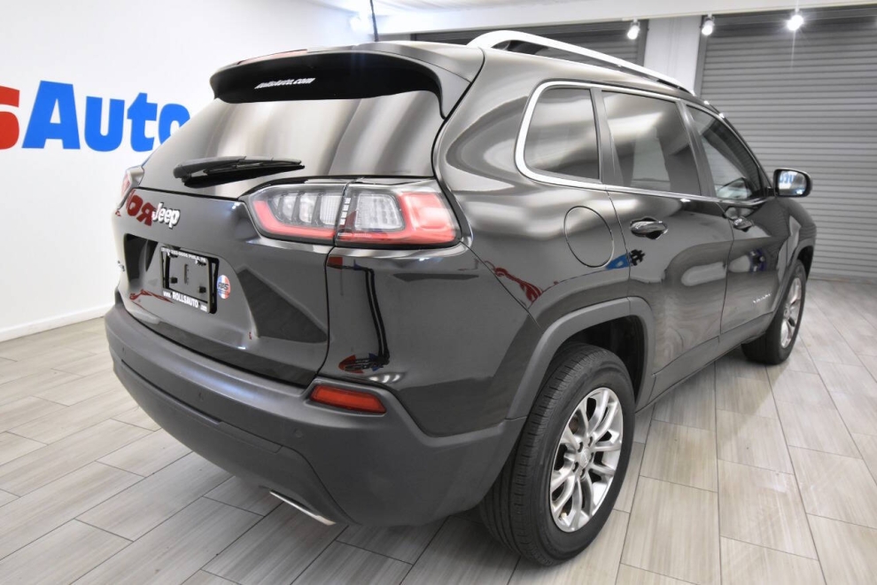 2020 Jeep Cherokee Latitude Plus 4x4 4dr SUV, Black, Mileage: 96,980 - photo 4