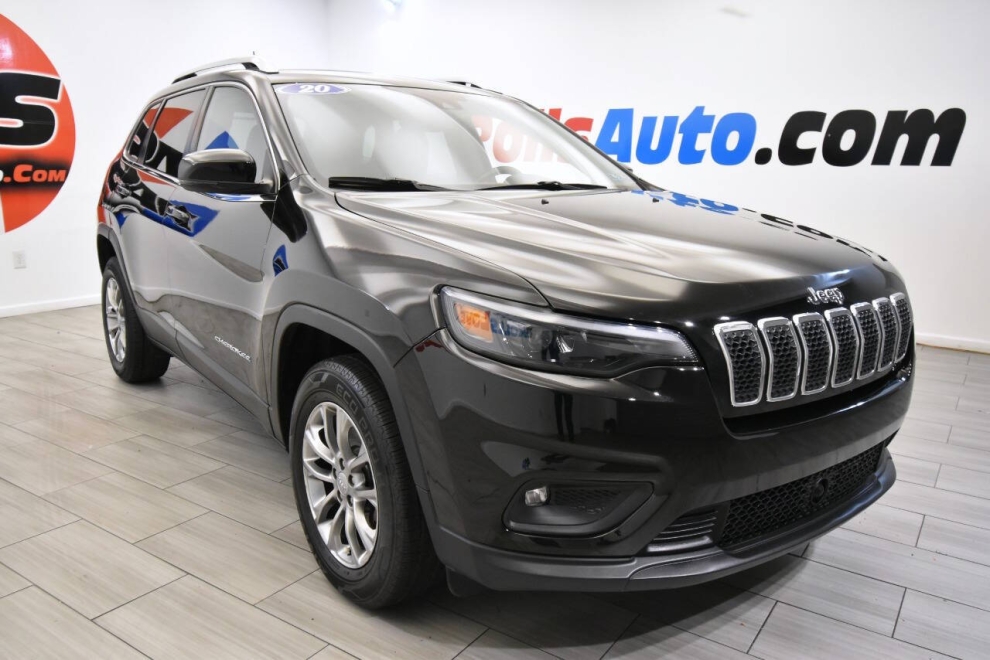 2020 Jeep Cherokee Latitude Plus 4x4 4dr SUV, Black, Mileage: 96,980 - photo 6