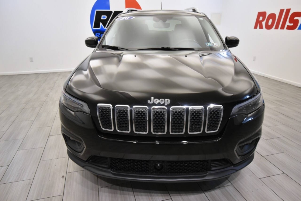 2020 Jeep Cherokee Latitude Plus 4x4 4dr SUV, Black, Mileage: 96,980 - photo 7