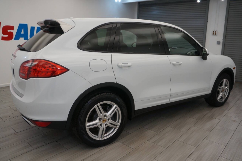 2014 Porsche Cayenne Platinum AWD 4dr SUV, White, Mileage: 87,214 - photo 4