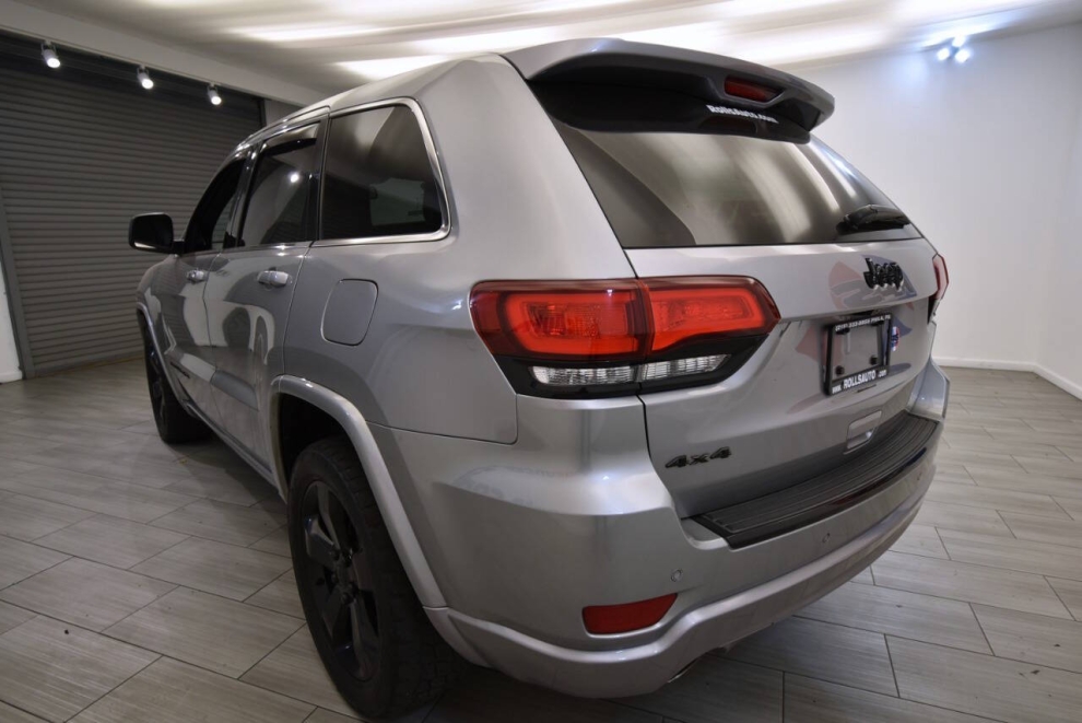 2015 Jeep Grand Cherokee Altitude 4x4 4dr SUV, Silver, Mileage: 164,560 - photo 2