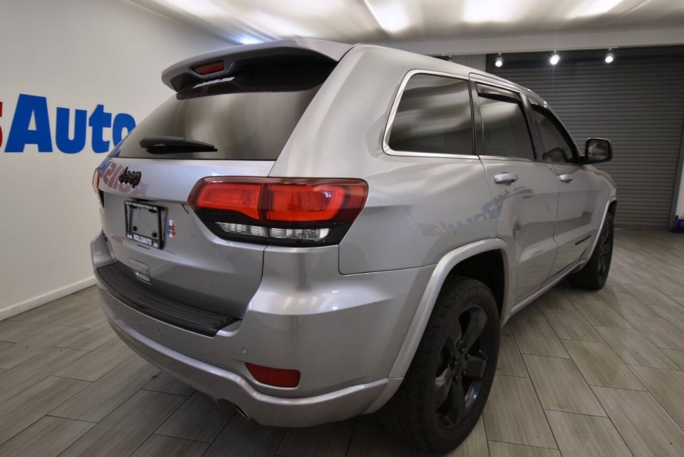 2015 Jeep Grand Cherokee Altitude 4x4 4dr SUV, Silver, Mileage: 164,560 - photo 4